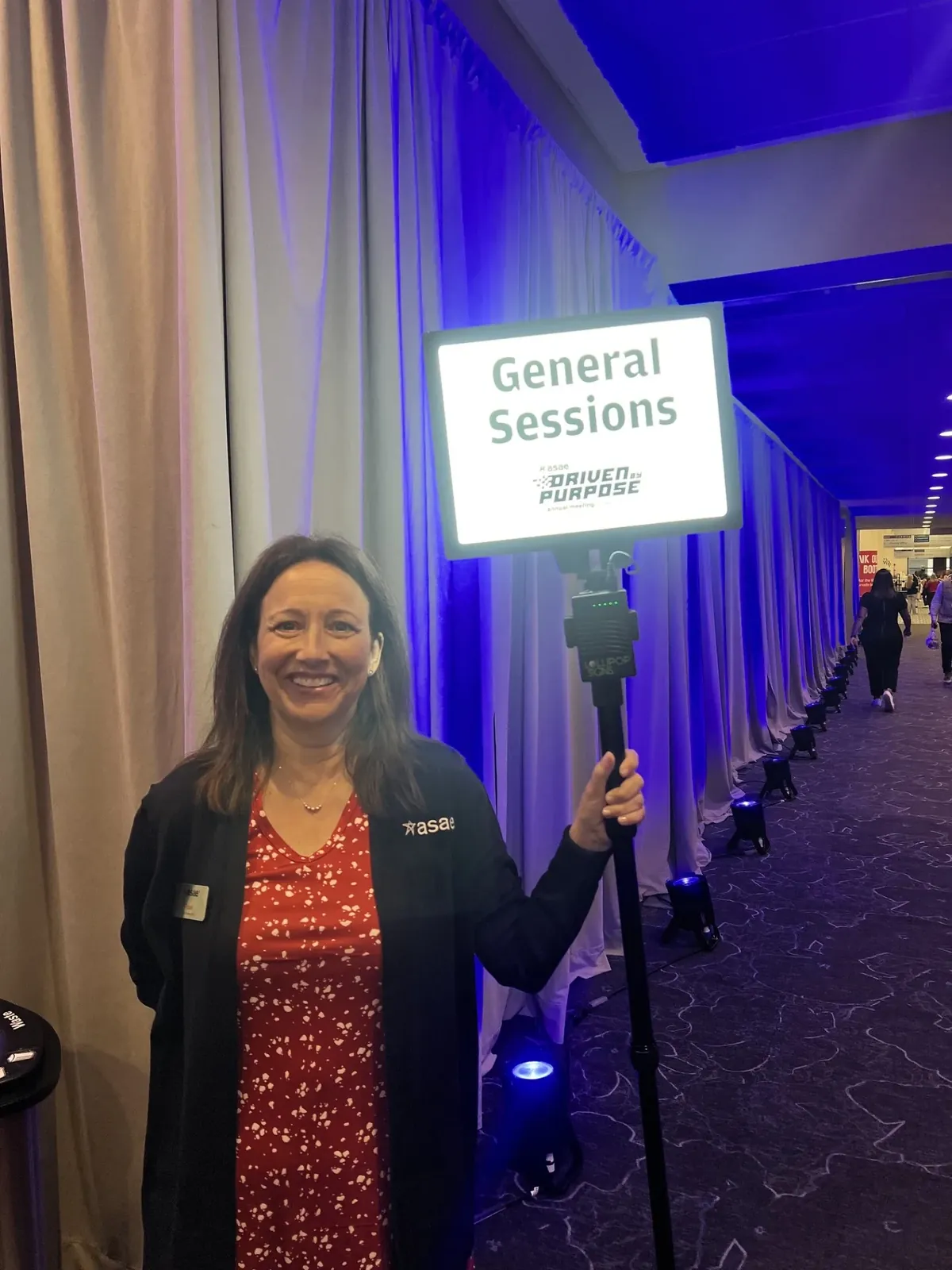 Lollipop Signs LED sign directing attendees to General Sessions at the ASAE Annual Meeting 2026
